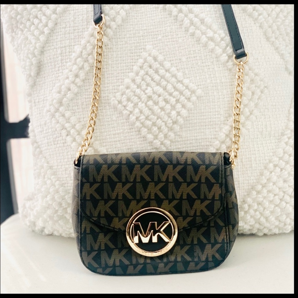 Michael Kors Logo Crossbody
